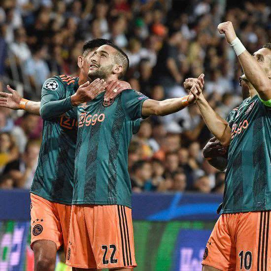 载入史册 载入史册